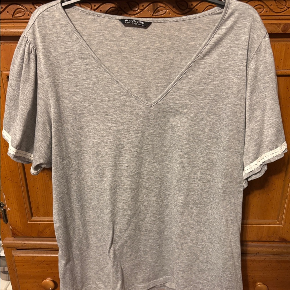 BloomChic Light Gray V-Neck Short Sleeve Top with Lace Trim